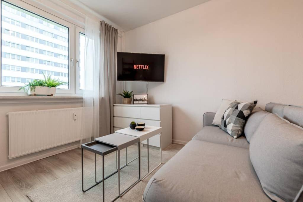 Apartment Sauber Und Modern, Netflix, Wifi, Flair, Kueche